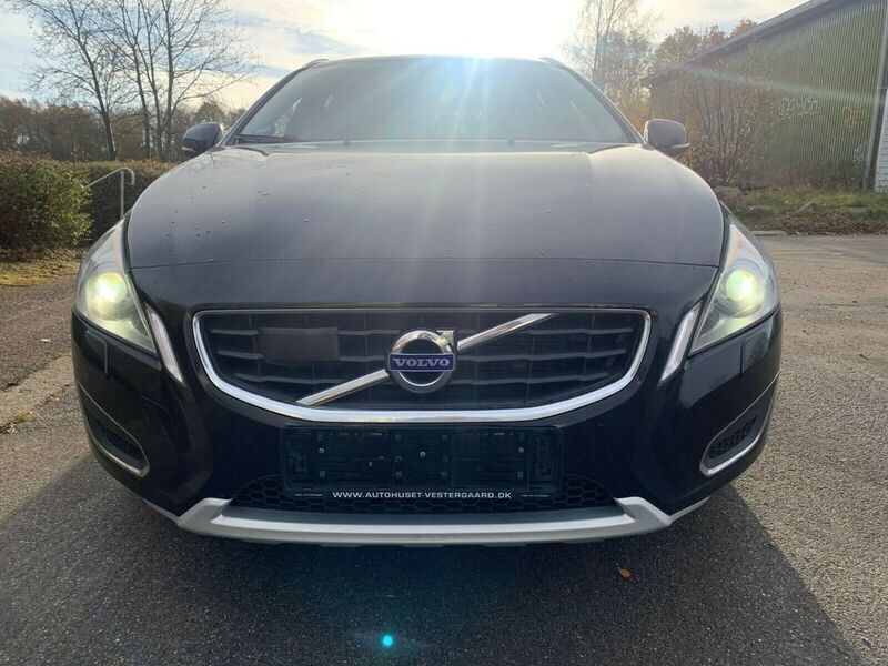 Gebraucht Volvo V60 Summum 329 PS (241 kW) 2011 Schwarz Kombi