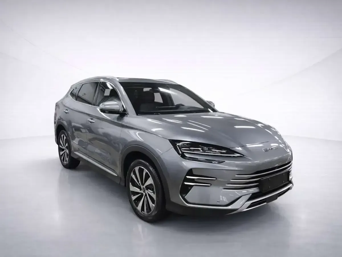 Käytetty BYD Seal U Boost 218 HP (160 kW) 2025 Harmaa Katumaasturi