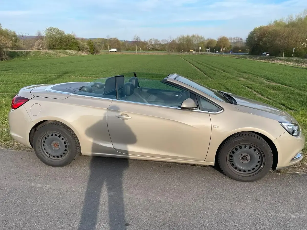 Usata Opel Cascada 140 CV (102 kW) 2013 Beige Cabrio