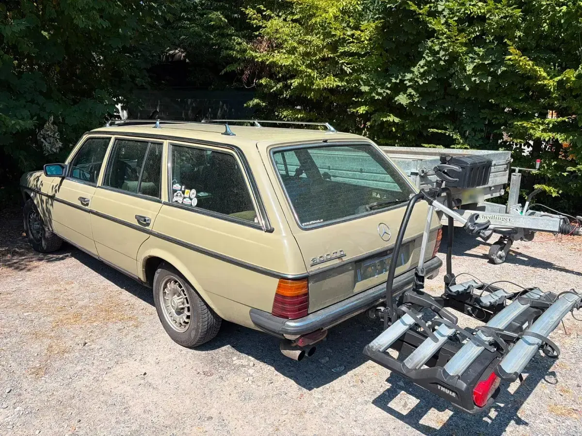 Gebraucht Mercedes 300 88 PS (64 kW) 1985 Grün Kombi