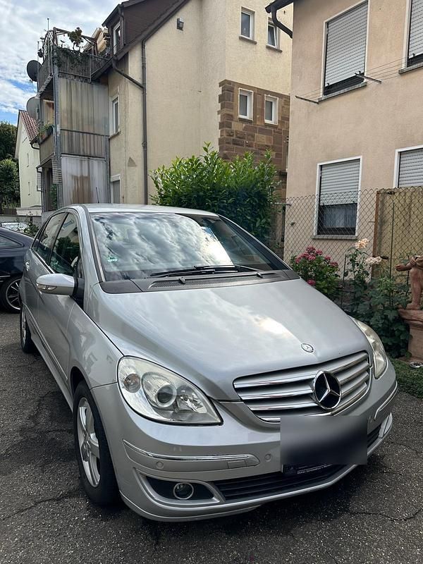 Silber Gebraucht 2006 Mercedes B200 Van / Kleinbus | 5.450 € (Fairer Preis) - Bild 1/4