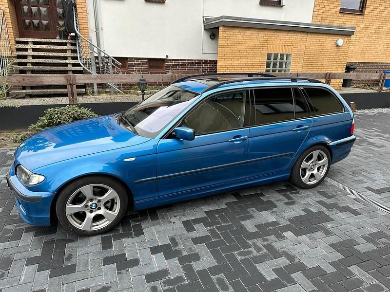 Blau Gebraucht 2004 BMW 320 Kombi | 4.500 € (Fairer Preis) - Bild 1/4