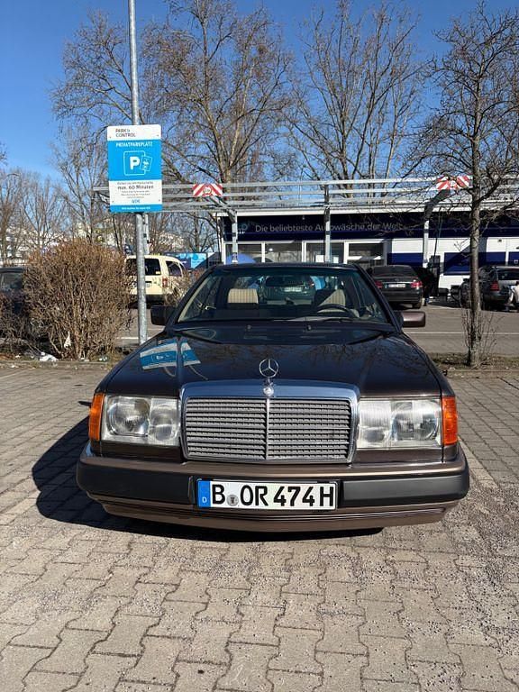 Gebraucht Mercedes 230 132 PS (97 kW) 1990 Braun Coupé