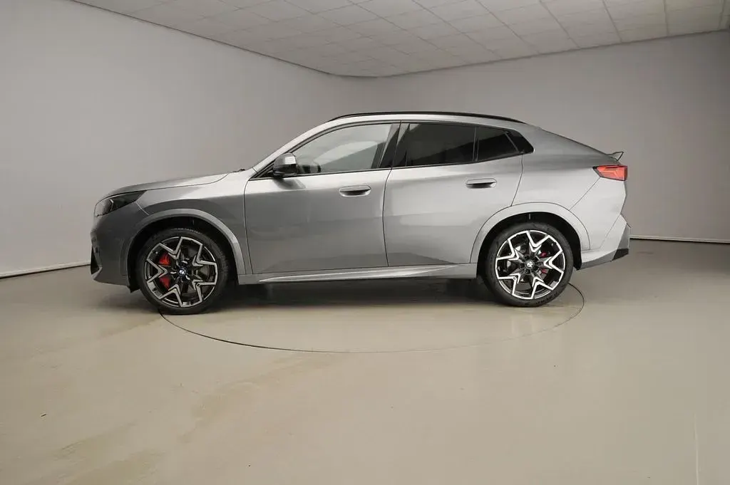 Gebraucht BMW X2 M Sport 156 PS (114 kW) 2026 Grau SUV