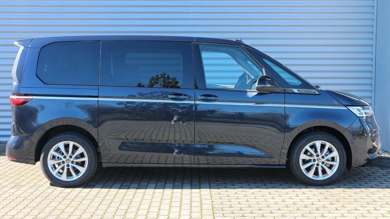 Gebraucht VW Multivan Style 150 PS (110 kW) 2024 Blau Van