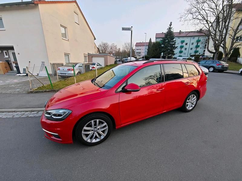 Gebraucht VW Golf VII 116 PS (85 kW) 2019 Rot Kombi