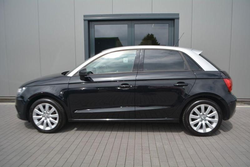 Schwarz Gebraucht 2013 Audi A1 Sportback Attraction Kleinwagen | 10.750 € (Etwas zu teuer) - Bild 1/4