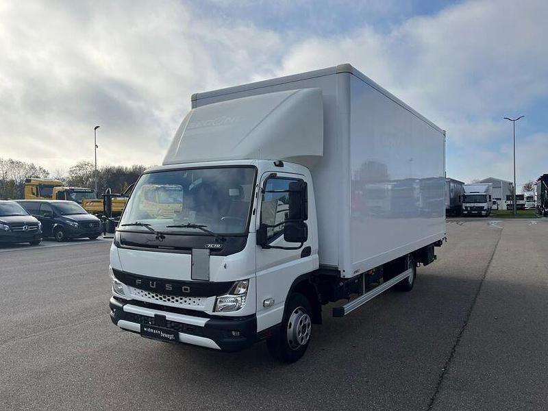 Gebraucht Mitsubishi Canter 175 PS (128 kW) 2022 Grün Van