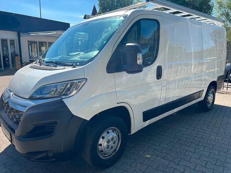 Weiß Gebraucht 2019 Citroën Jumper Business Class Van / Kleinbus | 14.499 € (Guter Preis) - Bild 1/4