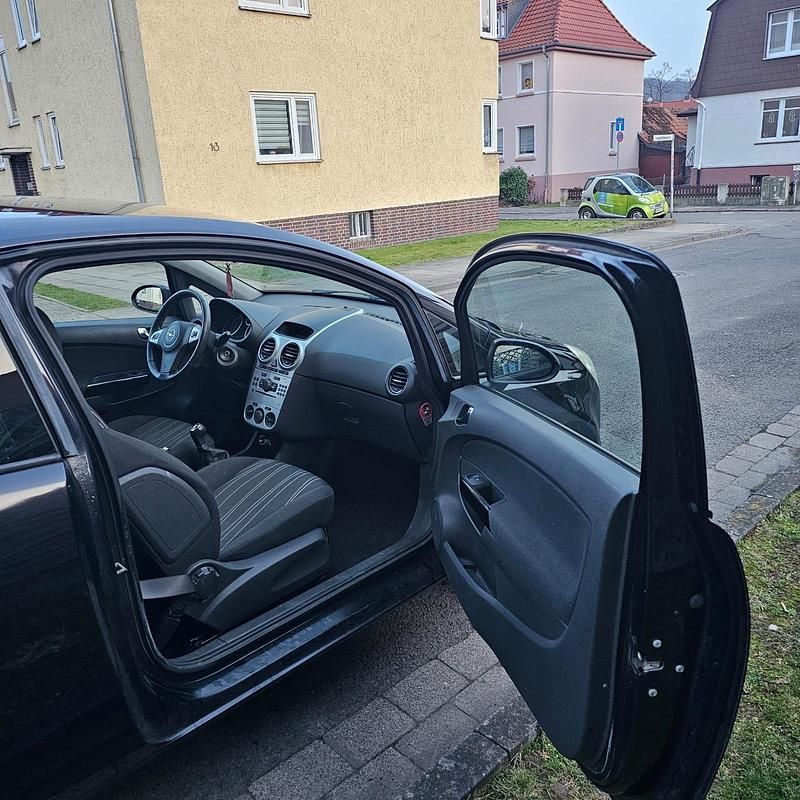 Gebraucht Opel Corsa 90 PS (66 kW) 2009 Schwarz Kleinwagen