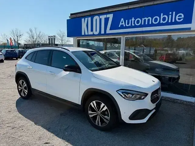Gebraucht Mercedes GLA200 163 PS (119 kW) 2021 Polarweiss SUV
