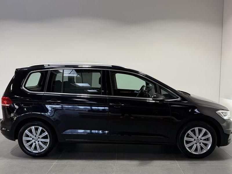 Gebraucht VW Touran Highline 150 PS (110 kW) 2017 Schwarz Van / Kleinbus