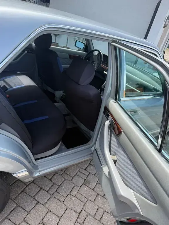 Gebraucht Mercedes 280 178 PS (130 kW) 1983 Blau Limousine
