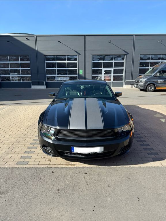 Schwarz Gebraucht 2013 Ford Mustang Coupé | 17.000 € (Guter Preis) - Bild 1/4