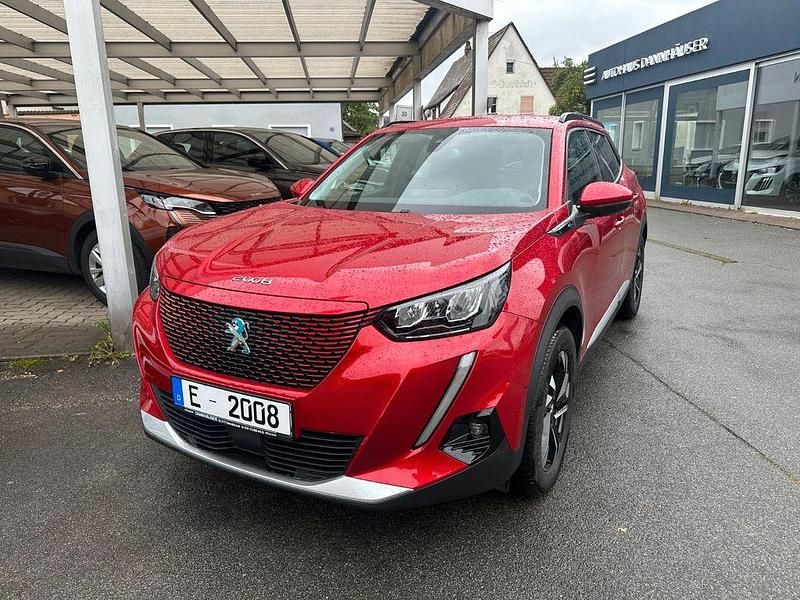Gebraucht Peugeot e-2008 Allure 100 kW (136 PS) 2021 Rot SUV