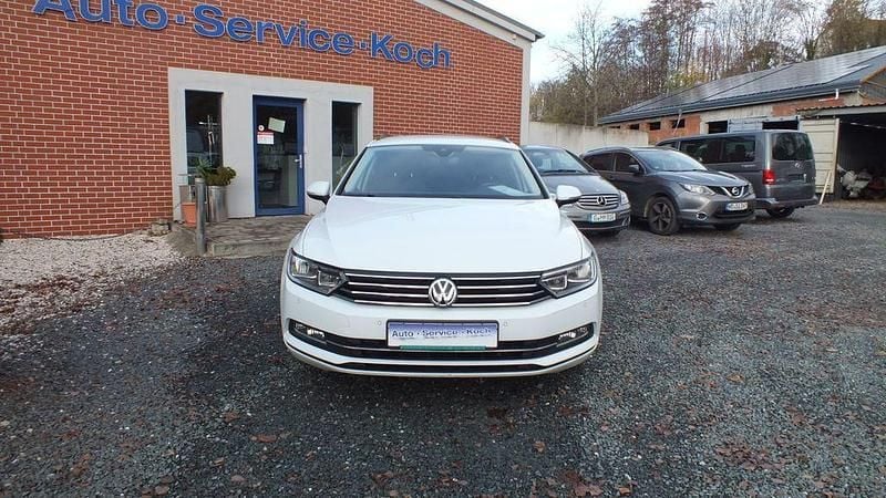 Gebraucht VW Passat Comfortline 120 PS (88 kW) 2019 Pure white Kombi
