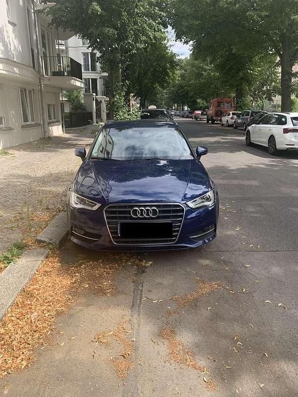 Gebraucht Audi A3 Attraction 125 PS (91 kW) 2016 Blau Kombi