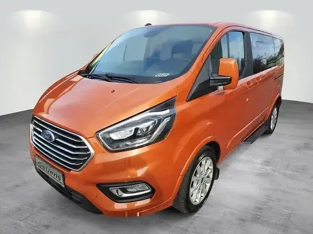 Gebraucht Ford Tourneo Custom Titanium 131 PS (96 kW) 2022 Orange Van