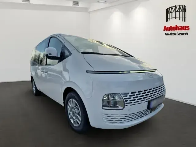 Gebraucht Hyundai Staria Trend 224 PS (164 kW) 2025 Weiss Van / Kleinbus