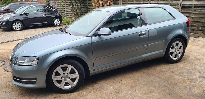 Grau Gebraucht 2011 Audi A3 Ambition Kleinwagen | 5.000 € (Fairer Preis) - Bild 1/4
