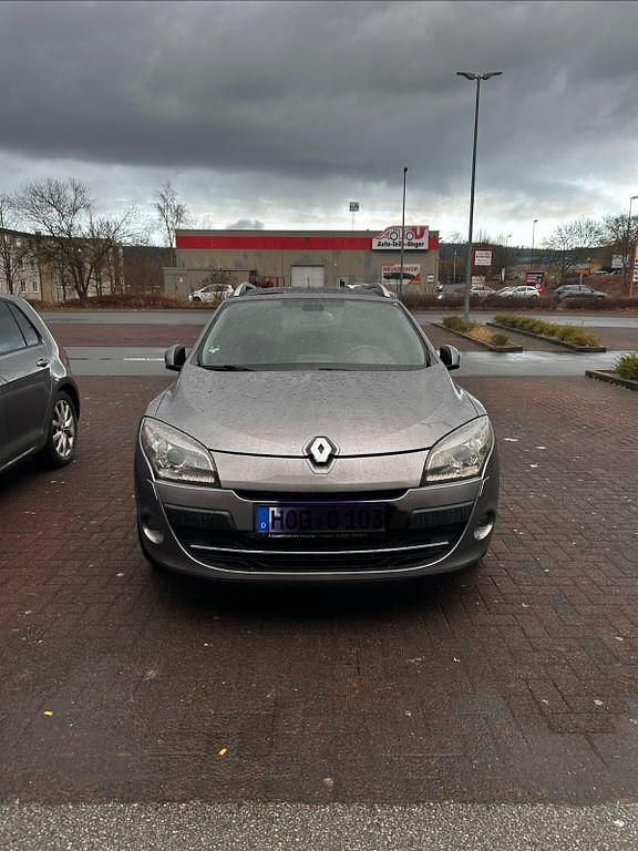 Gebraucht Renault Mégane III Luxe 140 PS (102 kW) 2010 Grau Limousine