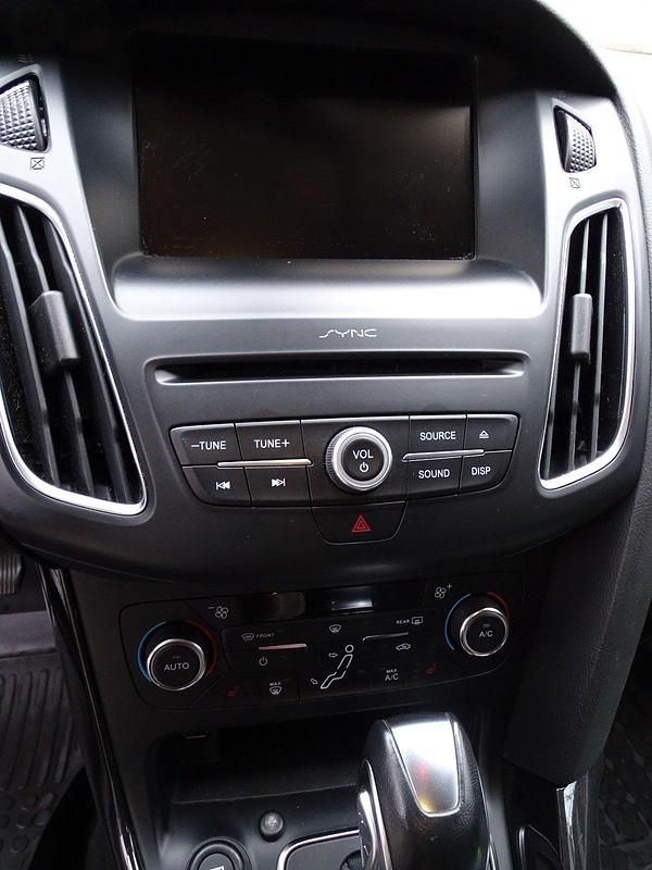 Usata Ford Focus 120 CV (88 kW) 2016 Grigio Station wagon