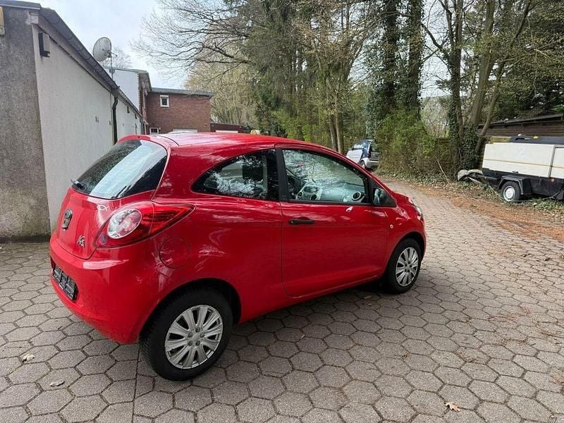 Gebraucht Ford Ka Ambiente 69 PS (50 kW) 2014 Rot Kleinwagen