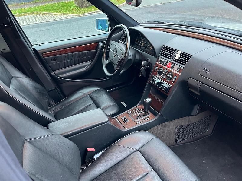 Gebraucht Mercedes C280 Elegance 197 PS (144 kW) 2000 Silber Limousine