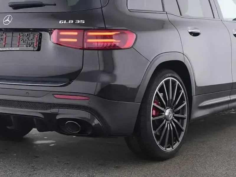 Gebraucht Mercedes GLB35 AMG 306 PS (225 kW) 2025 Schwarz SUV
