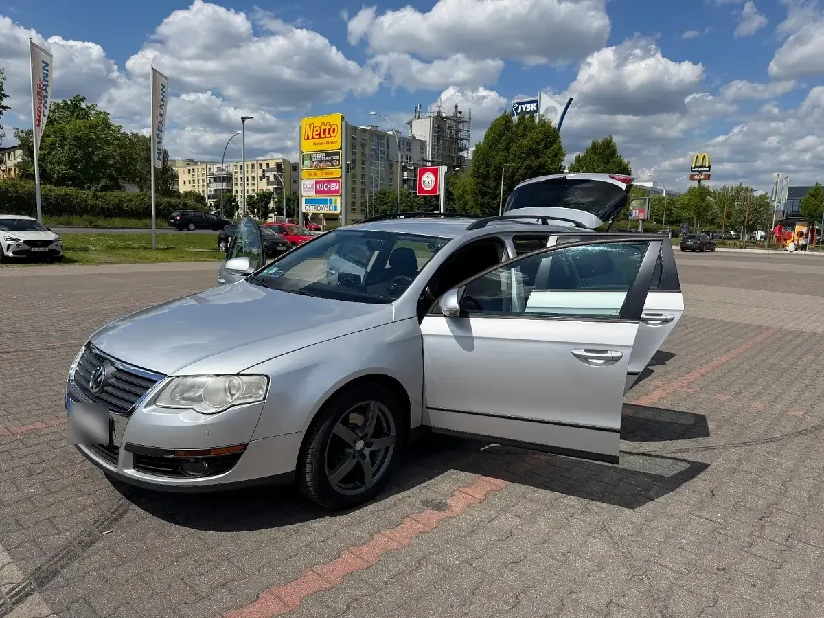 Usata VW Passat 140 CV (102 kW) 2009 Argento Station wagon