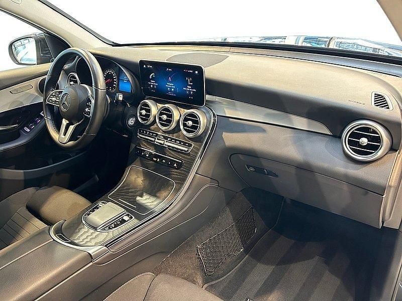 Gebraucht Mercedes GLC200 197 PS (144 kW) 2020 Metalliclack graphitgrau SUV