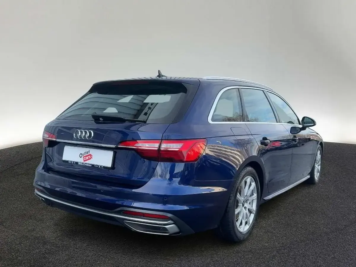 Gebraucht Audi A4 Advanced Plus 163 PS (119 kW) 2023 Navarrablau metallic Kombi