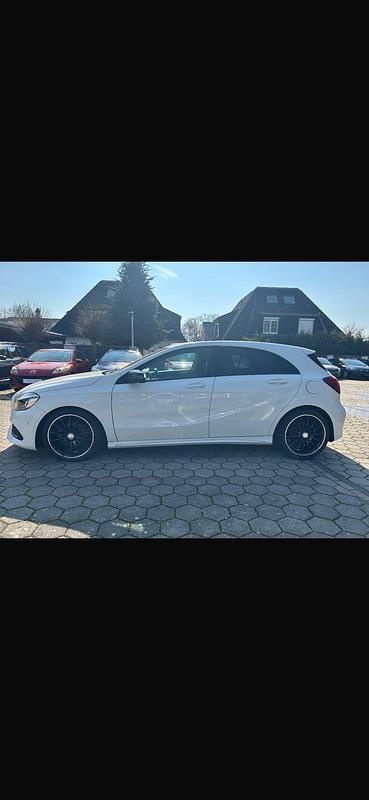 Gebraucht Mercedes A180 AMG 122 PS (89 kW) 2016 Weiß Limousine