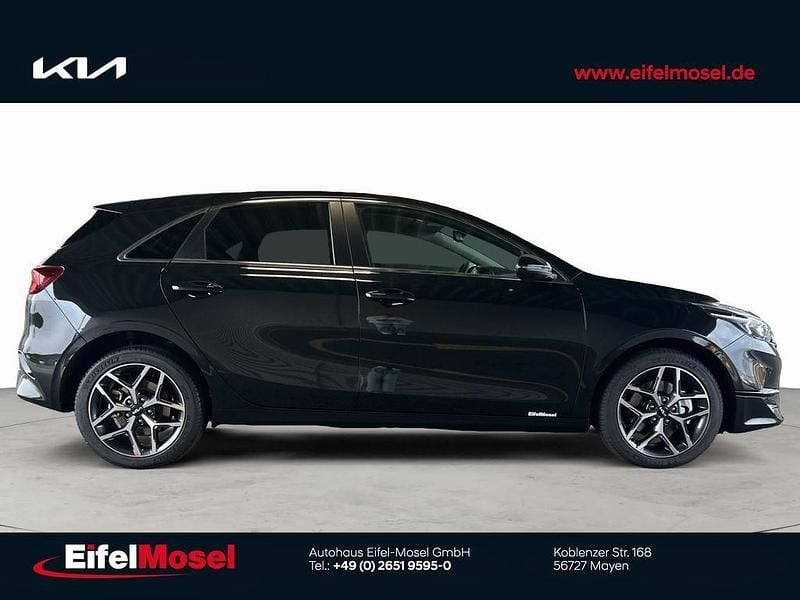 Neu Kia Ceed 140 PS (102 kW) 2026 Schwarz Kleinwagen