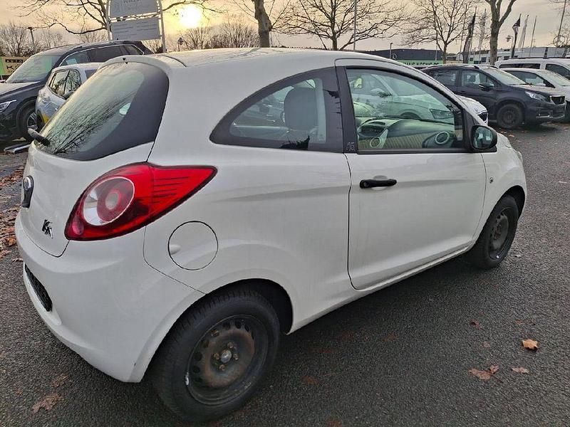 Gebraucht Ford Ka Ambiente 69 PS (50 kW) 2015 Weiß Limousine