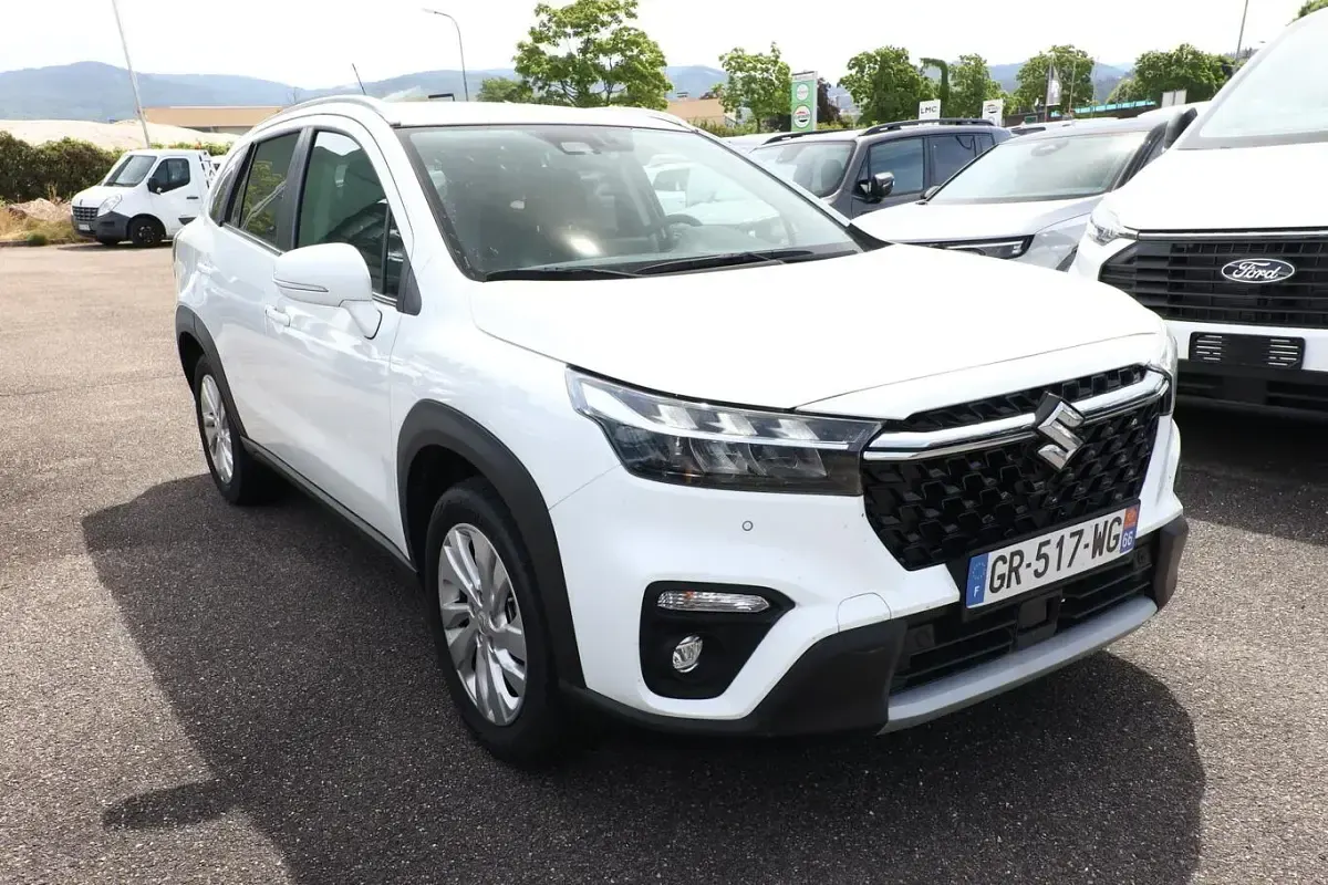 Gebraucht Suzuki SX4 S-Cross Comfort 116 PS (85 kW) 2023 Weiß SUV
