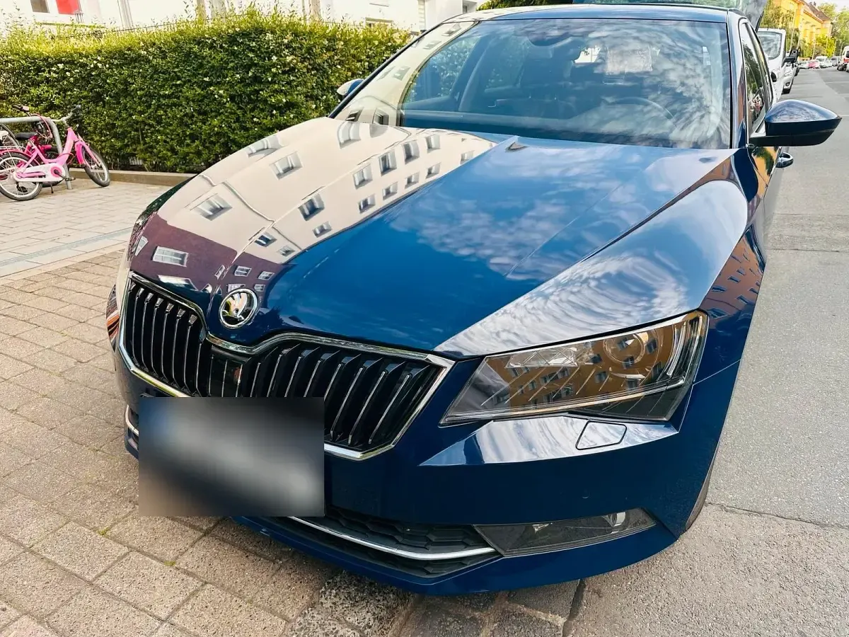 Gebraucht Skoda Superb 150 PS (110 kW) 2017 Blau Limousine
