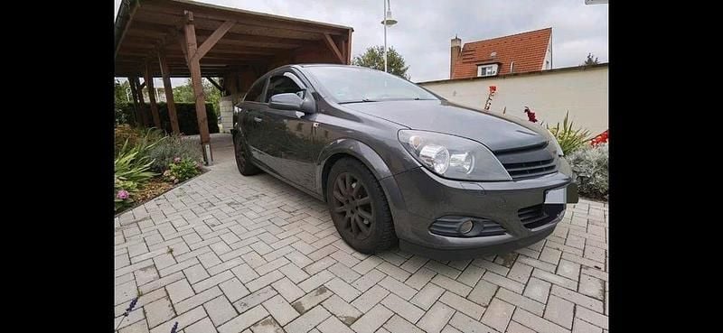 Gebraucht Opel Astra GTC 90 PS (66 kW) 2008 Grau Coupé