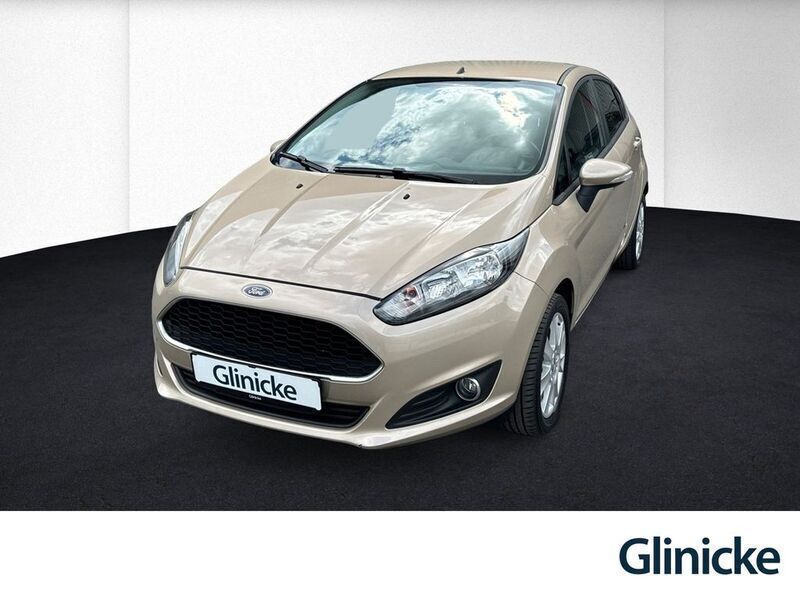Beige Gebraucht 2017 Ford Fiesta Celebration Kleinwagen | 9.280 € (Fairer Preis) - Bild 1/4