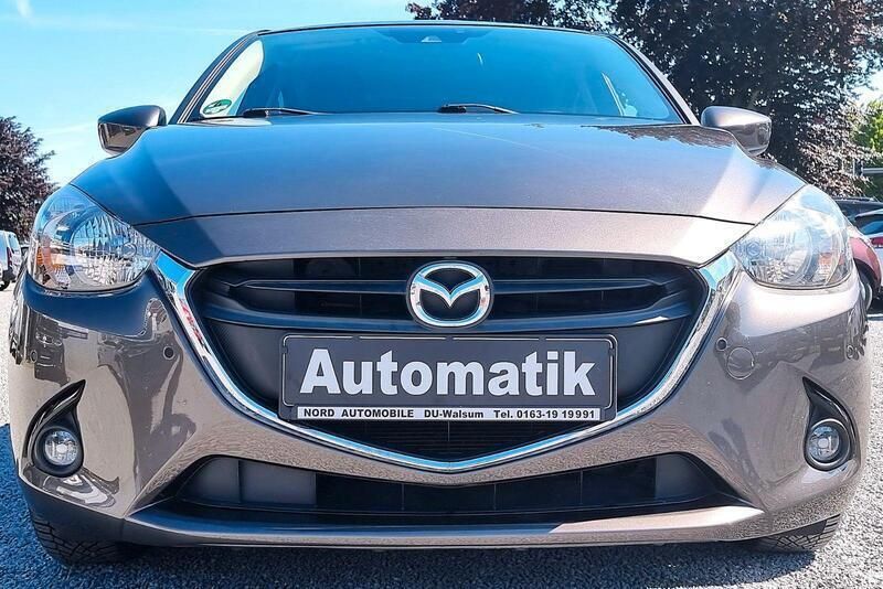 Grau Gebraucht 2017 Mazda 2 Exclusive-Line Kleinwagen | 12.550 € (Fairer Preis) - Bild 1/4