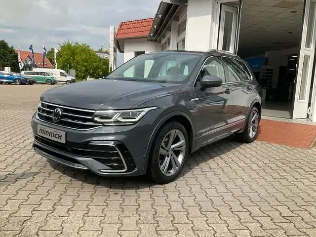 Gebraucht VW Tiguan R-line 150 PS (110 kW) 2023 Grau SUV