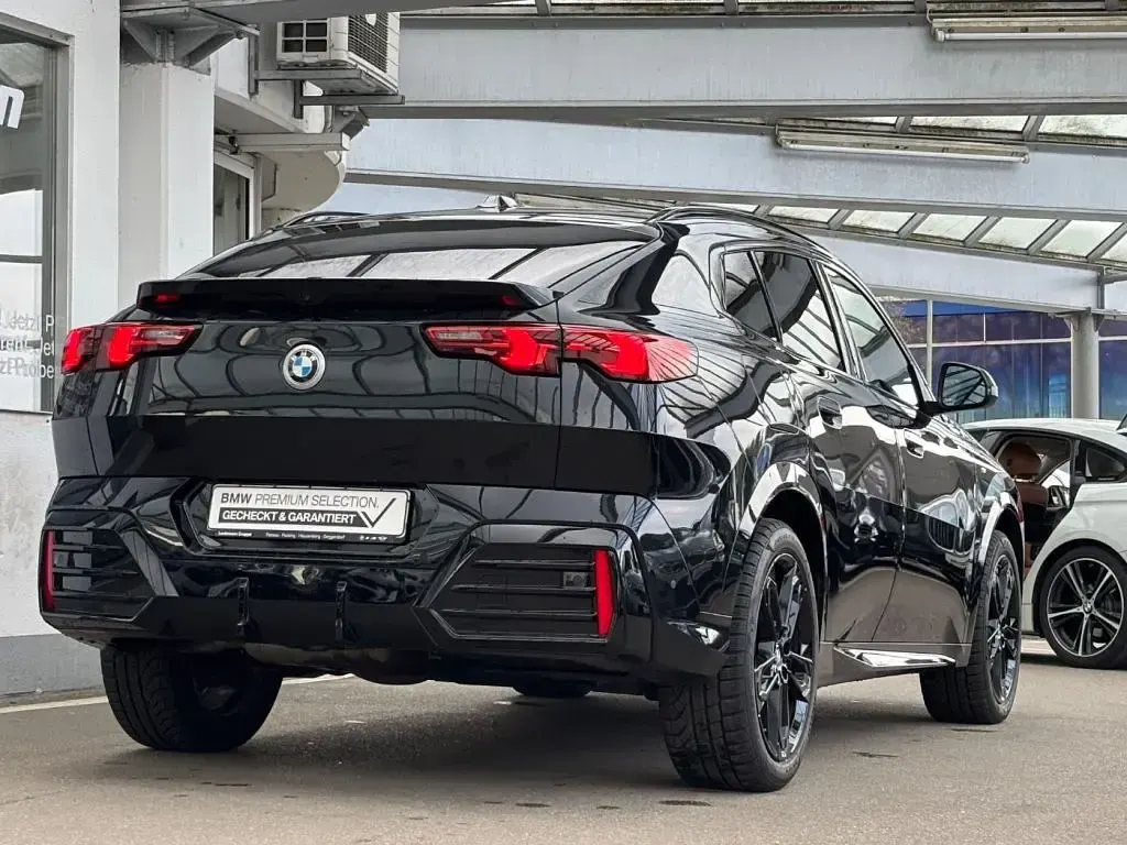 Gebraucht BMW X2 M Sport 163 PS (119 kW) 2024 Schwarz SUV