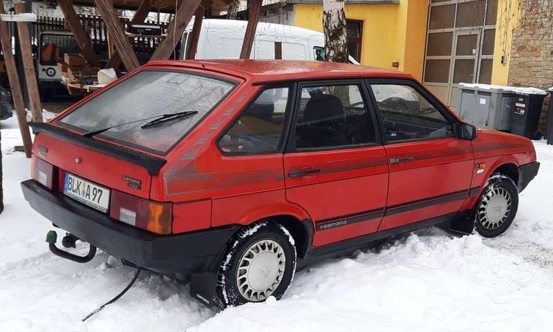 Gebraucht Lada 2109 53 PS (38 kW) 1993 Rot Limousine