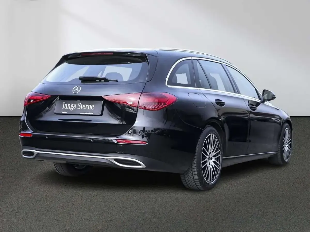 Gebraucht Mercedes C180 Avantgarde 170 PS (125 kW) 2023 Schwarz Limousine
