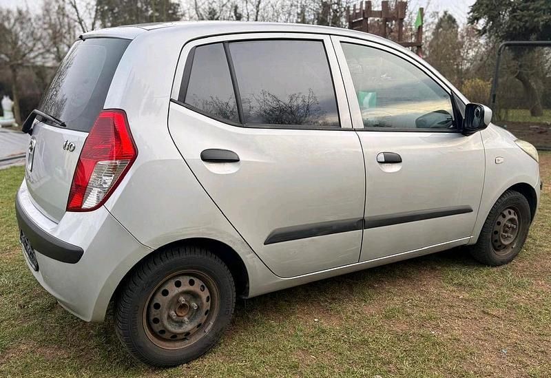 Gebraucht Hyundai i10 67 PS (49 kW) 2010 Grau Kleinwagen