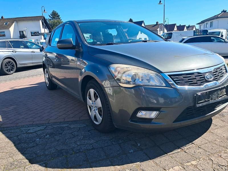 Second-hand Kia Ceed 2011 Gri Hatchback