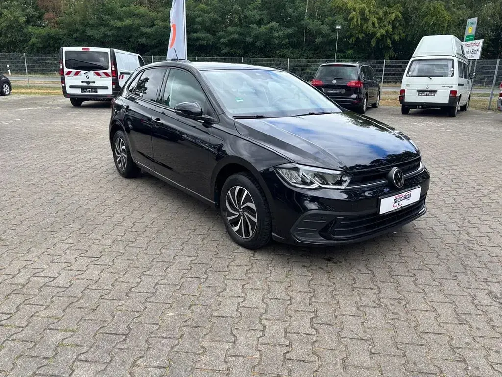 Gebraucht VW Polo Life 80 PS (58 kW) 2023 Schwarz Kleinwagen
