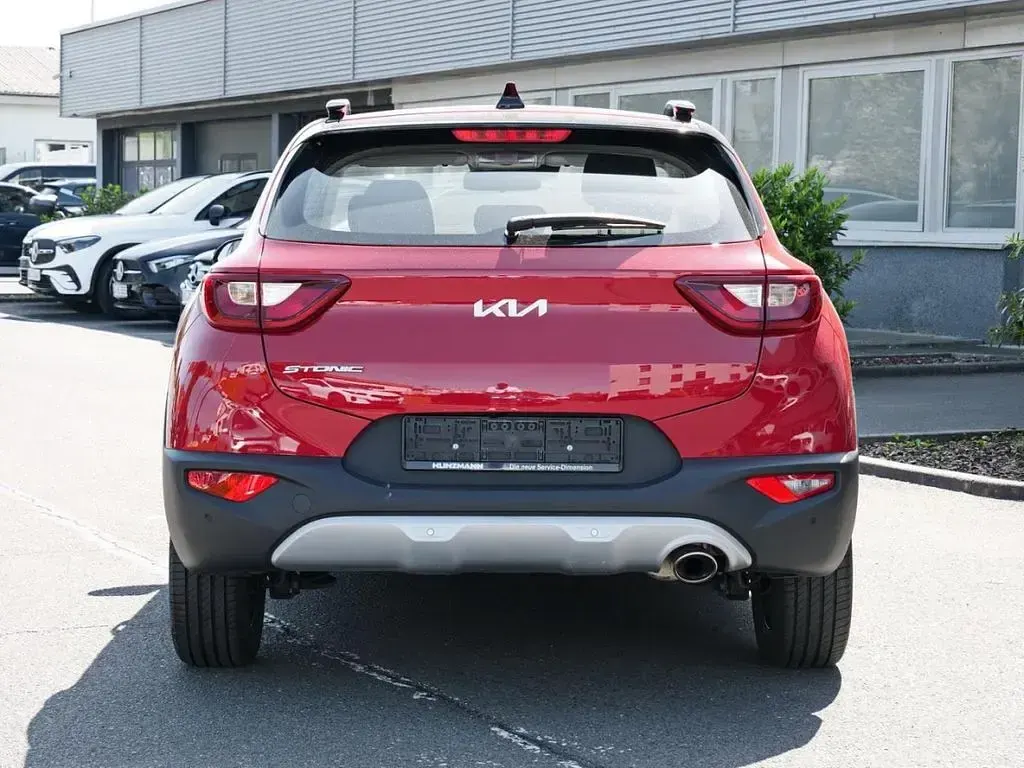 Gebraucht Kia Stonic Vision 101 PS (74 kW) 2023 Signalrot metallic SUV
