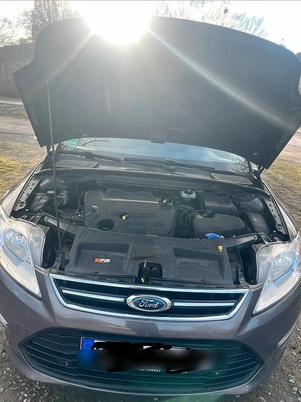 Gebraucht Ford Mondeo 140 PS (102 kW) 2013 Braun Kombi