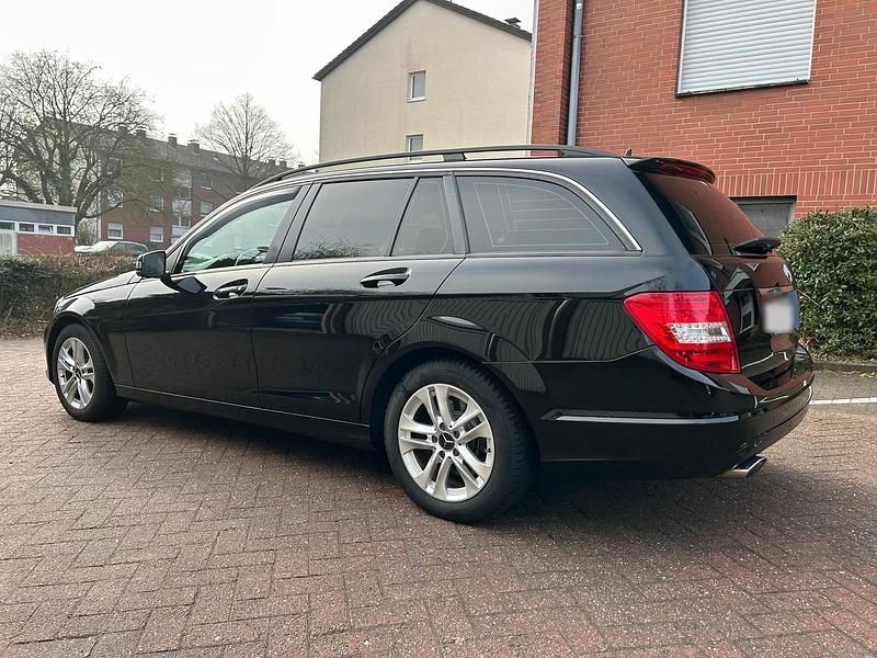 Gebraucht Mercedes 220 170 PS (125 kW) 2012 Schwarz Kombi